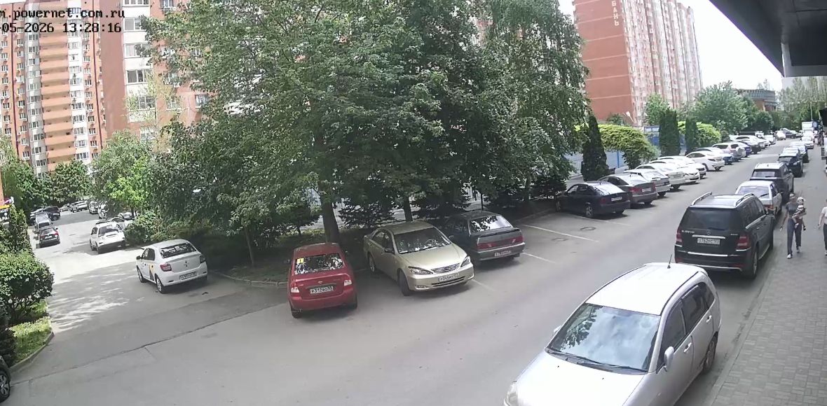 Краснодар: Вид с офиса «Пауэрнет» на двор ЖК «Панорама»
