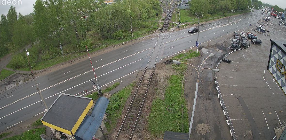 Подольск: Железнодорожный переезд на проспекте Юных Ленинцев