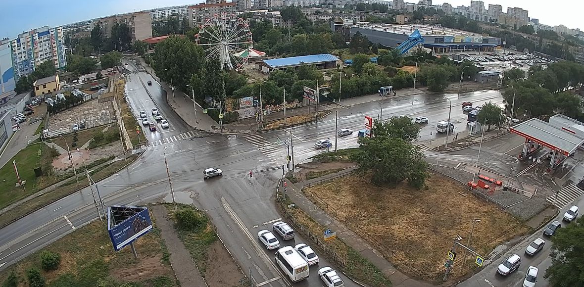 Перекресток улиц Николая Островского и Звездная
