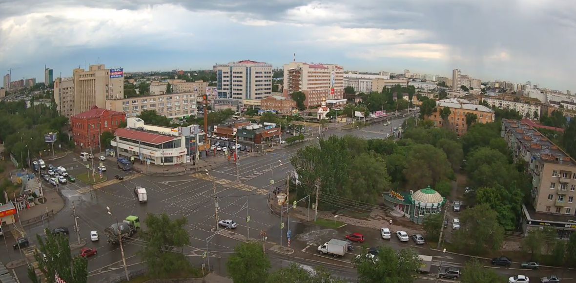 Пересечение улиц Анри Барбюса и Савушкина