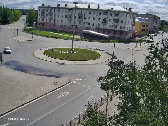 Перекресток улицы Дьяконова и проспекта Ленина