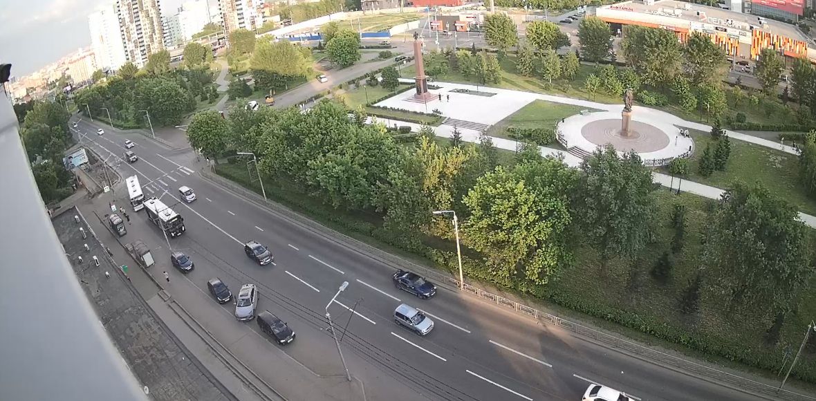 Панорама улицы Копылова и сквера Степанова