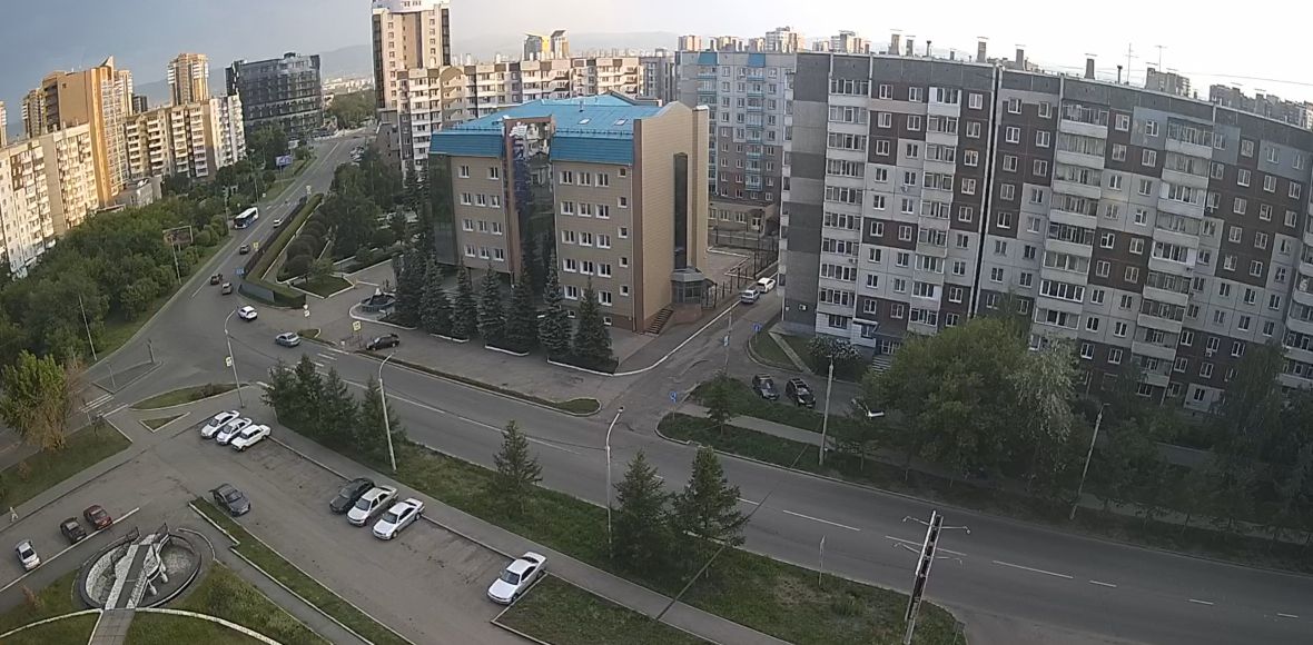 Перекресток улиц Батурина и Весны
