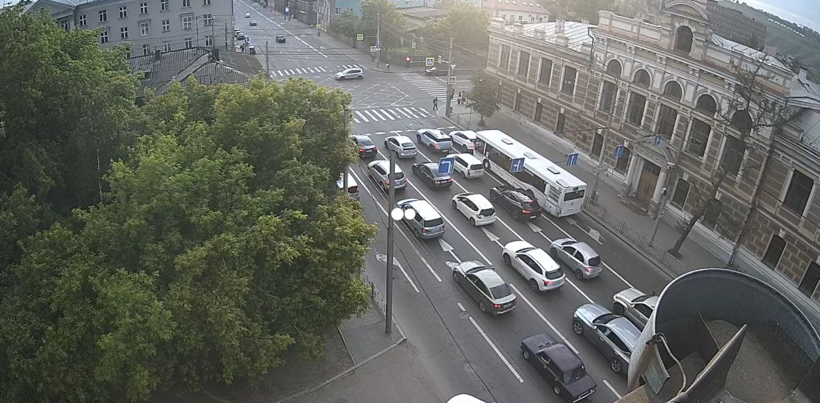 Перекресток улиц Ленина и Вейнбаума