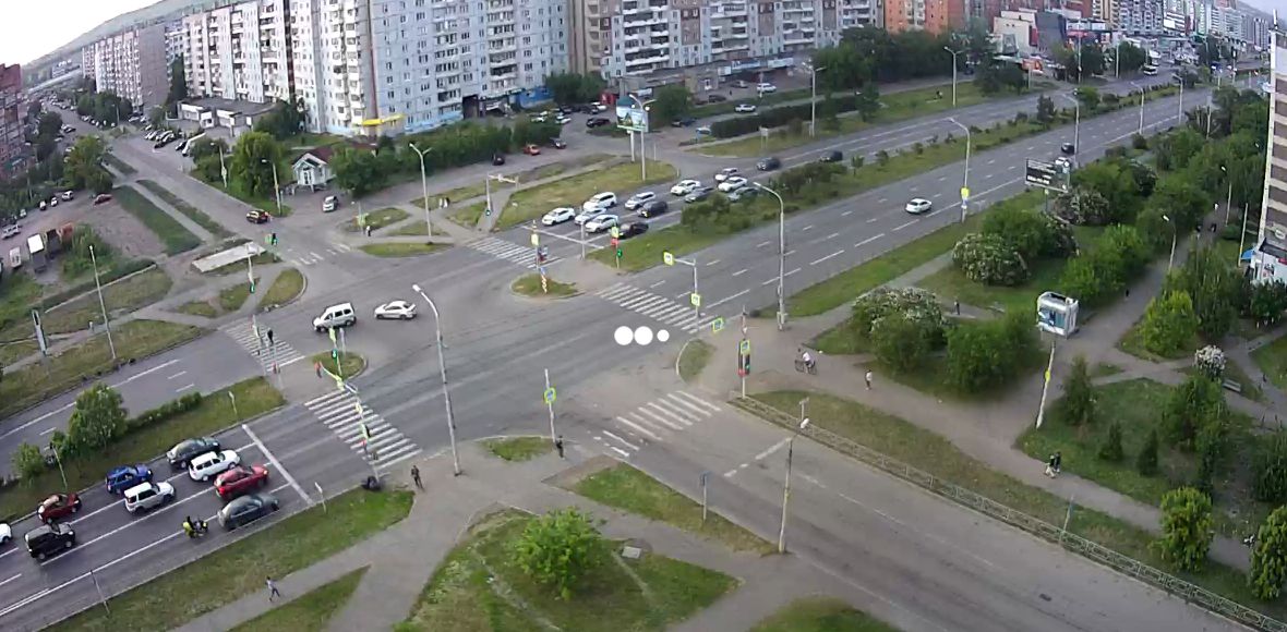 Перекресток улиц 9 Мая и Урванцева