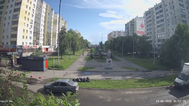Сквер имени Калинина со стороны проспекта Славы