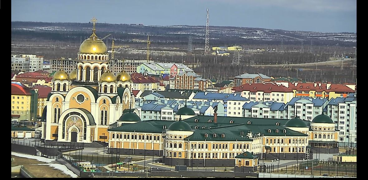 Салехард: Панорама города с моста «Факел»