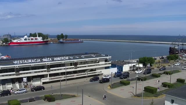 https://kamera.task.gda.pl/rtplive/k015.sdp/playlist.m3u8