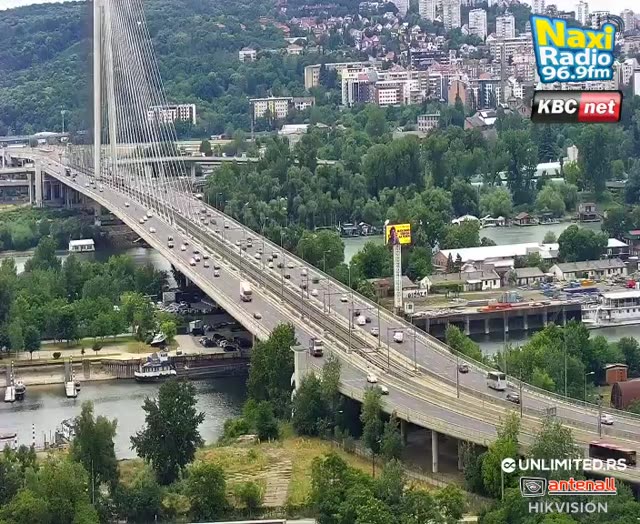 Вид на мост над Адой