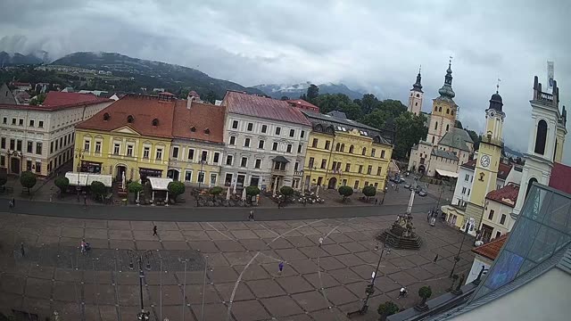 Центральный городской променад, площадь Свободы