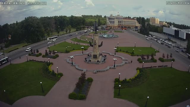 Главная сцена города: площадь Петра Великого в Липецке